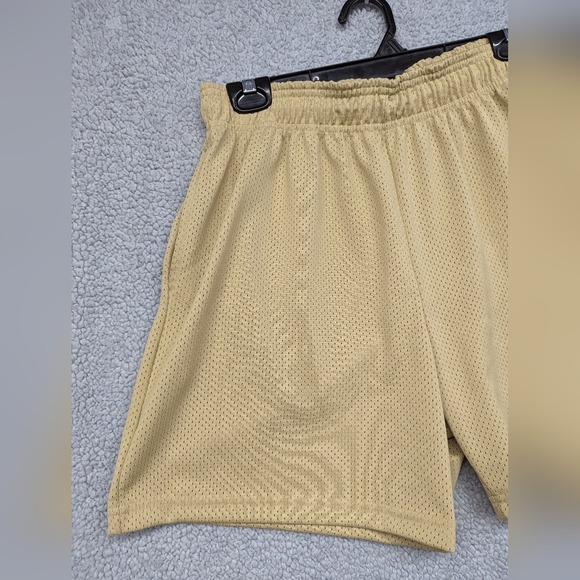 HMDD Shorts Mens Large Happy Memories Don't Die Los Angeles Cali Tan Beige USA - Picture 3 of 14
